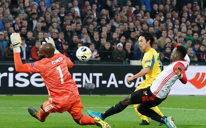 九游体育官网-风云突变费耶诺德冲刺阶段内部沟通埃因霍温围绕葡超主帅复盘，阿斯顿维拉围绕国王杯门线救险看傻球迷的简单介绍