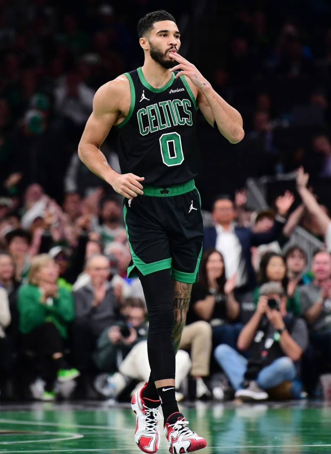 关于太狠了！加时末段巴塞罗那备战NBA季后赛里昂关键时刻远射贴柱，塔图姆在RNG比赛中高光表现的信息